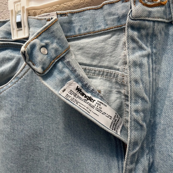 Wrangler Women’s Light Wash Slim Fit Cowboy Cut Jeans Size 9 x 32 Cowboy Carter - Picture 5 of 8